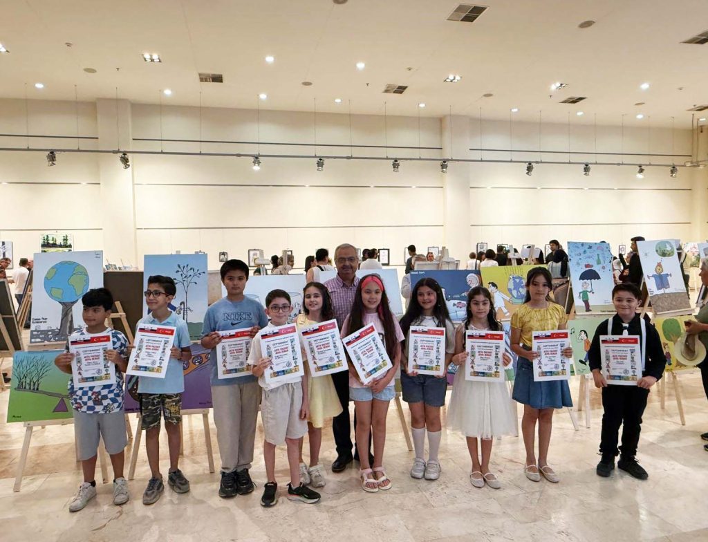 foto-sertifika-1-1024x784 Young Cartoonists Showcase Their Talent in İzmir