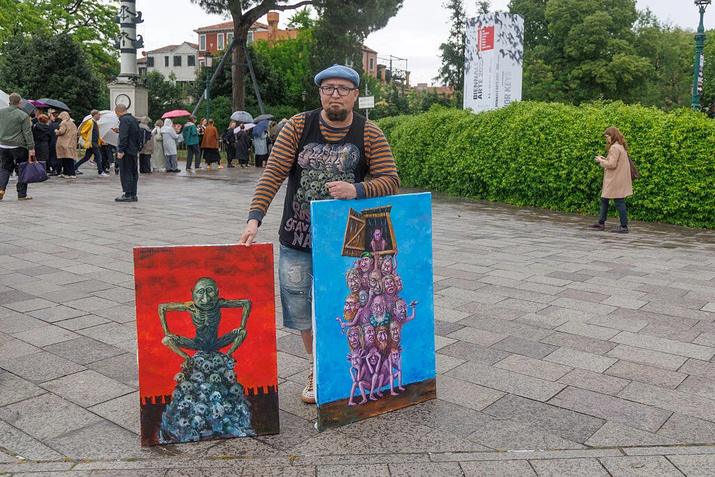 gettyimages-2274803034.jpg Russian Cartoonist Semyon Skrepetsky Shot Dead in the Street in Poland